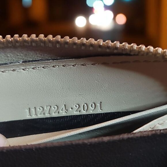 Gucci Rehab Repainted Guccissima Metal Bar Zip Around Wallet - Picture 7 of 9